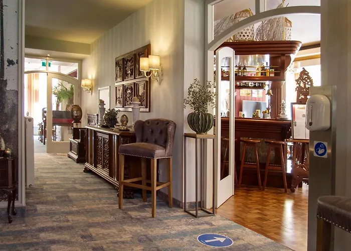 Grand Monopole Hotel 3*