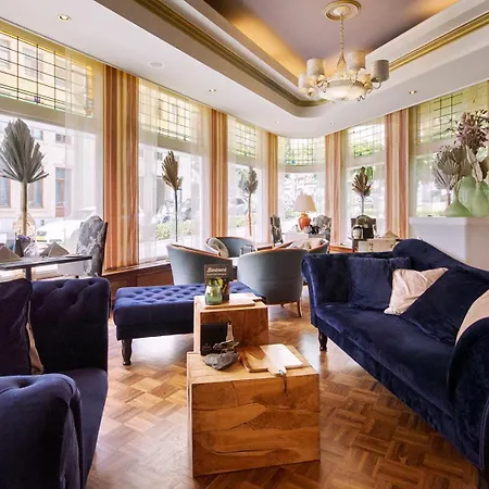 Grand Monopole Hotel